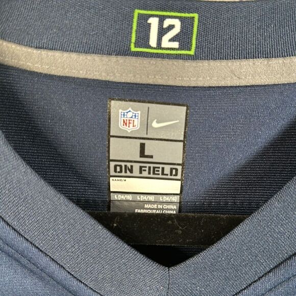 🏈 Russell Wilson Seahawks Children’s Jersey - Size Large - Picture 4 of 5